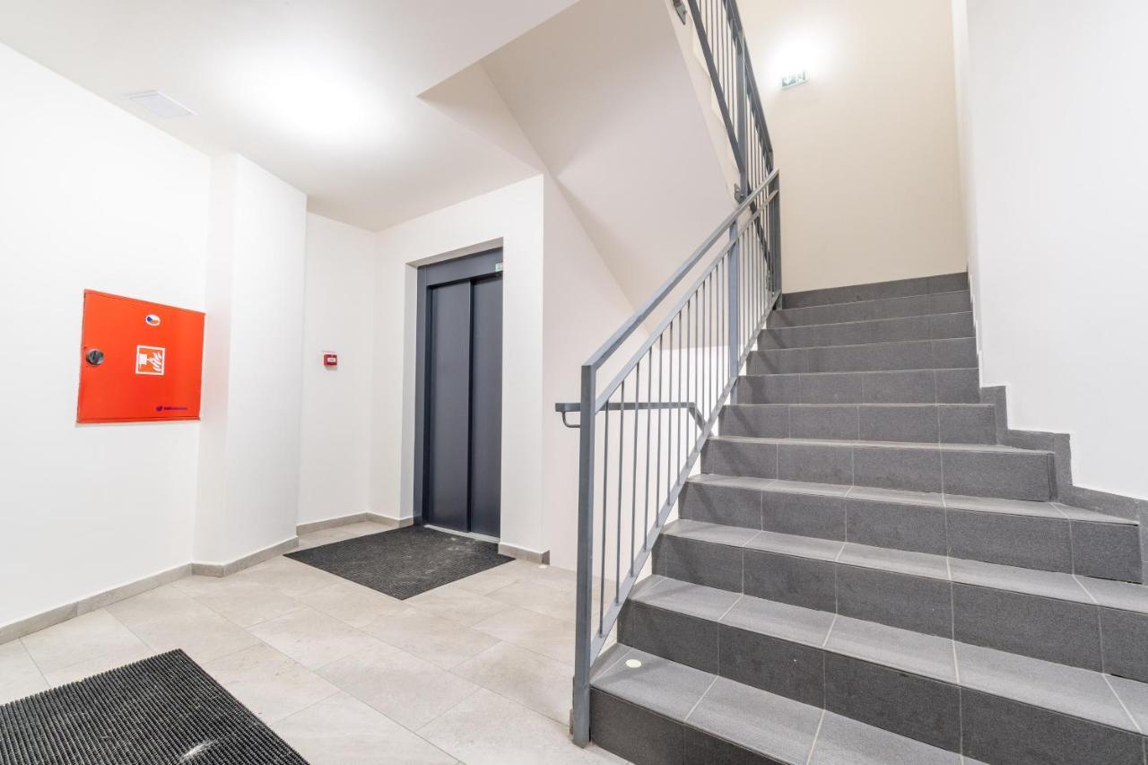 Brand New Studio Apartment # 42 In Brand New Building With Free Parking In The Center Prague Exterior photo