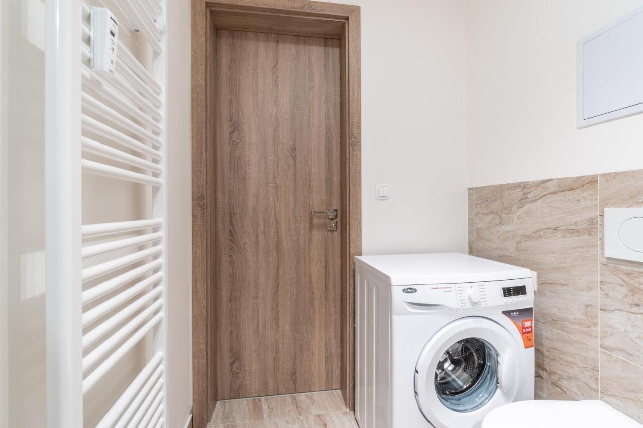 Brand New Studio Apartment # 42 In Brand New Building With Free Parking In The Center Prague Exterior photo